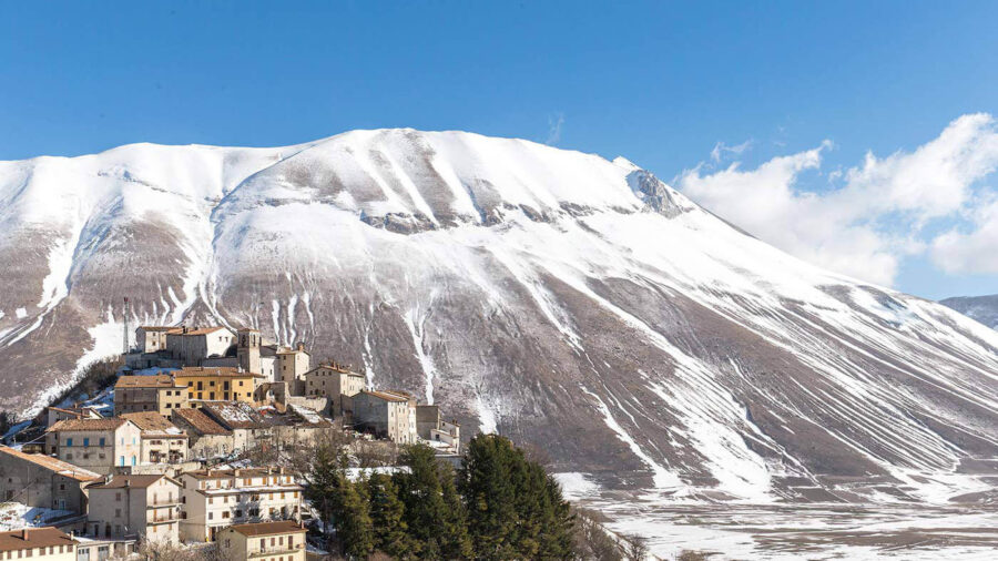 castelluccio norcia appennino cover castelluccio norcia appennino cover